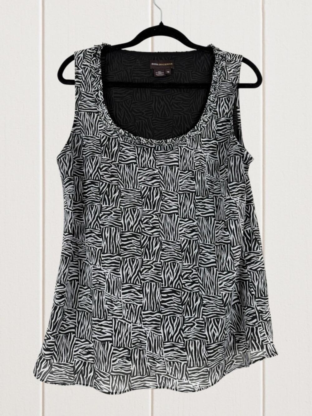 Dana Buchman Sleeveless Blouse Geometric Tank Top Size 16 Black White